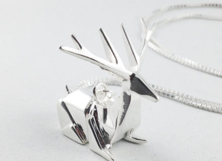 http://makerfestival.ca/wp-content/uploads/cfm/3862225648_3d_printed_jewelry_silver_deer_necklace_origami_jewelry_2.jpg